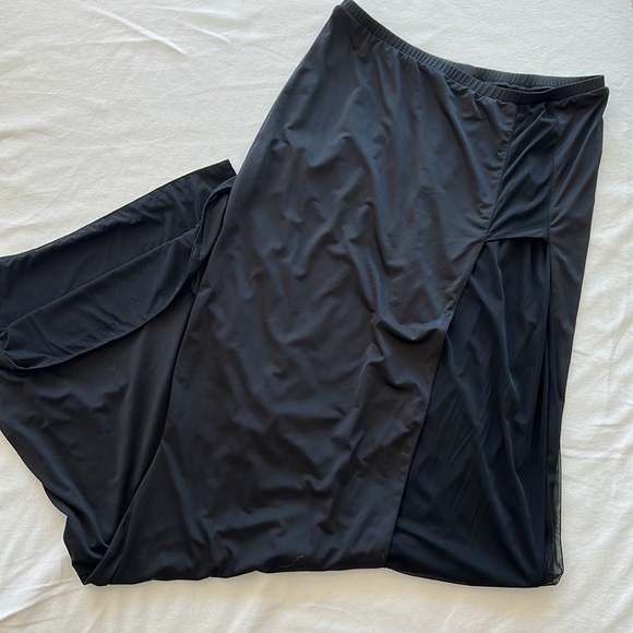 Beautiful 2 piece set Mistress Rocks like new - Picture 10 of 13